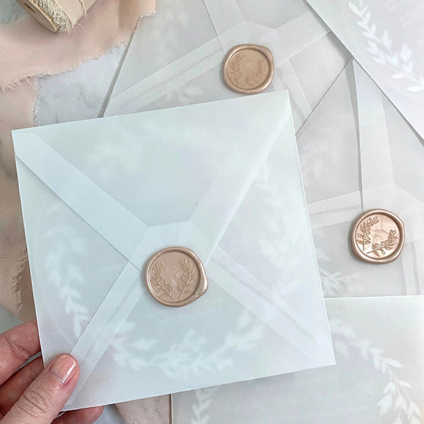 Chic round transparent Acrylic Wedding Invitation with Vellum Envelopes A032